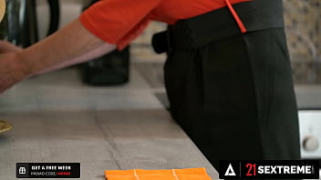 21 SEXTREME - Foxy Granny Insists On Swallowing Hunky Dude'_s WHOLE LOAD!