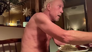 Roger&rsquo_s nude day (1)