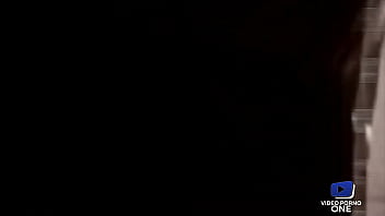 Julia Channel, belle brunette aux gros seins bais&eacute_e en voiture