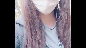 【伪娘婷婷】中午就发骚女装出门，野外直接放尿