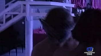 &Ccedil_a baise dans tous les coins de la villa