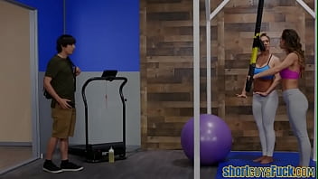 Roundass yoga cougar blowing and riding little guys dick