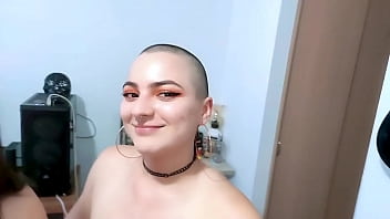 Sweet Colombian girl Merida looses her porn virginity with the vegas on a hot threesome!! follow them on ig @meridabell18 and @vegasofcrowley