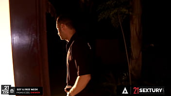 21 SEXTURY - Riley Reid and Janice Griffith Settle Down Stepdad With SLOPPY DOUBLE BLOWJOB!