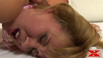 Novinha Safadinha do Rabo Experiente Goza Deliciosamente Fazendo Anal