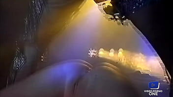 Alexandra, une amazone blonde qui aime se faire prendre le cul