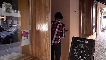 Berlin bar : no money, girl must pay with a facial