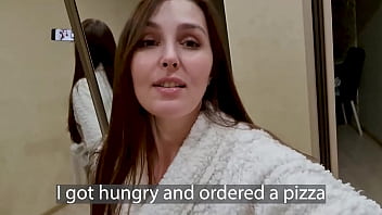 , I paid with my pussy for pizza, thanks for the life hack