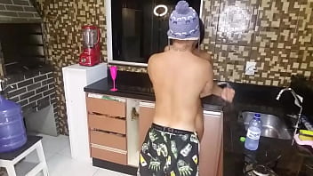 في الفرو أعطيته هذا الفلكيل الموهوب الجديد  FLAKAEL