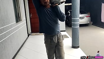 MENTIU QUE ACABOU O G&Aacute_S S&Oacute_ PRA FUDER COM O ENTREGADOR - ALBINA TARADA - COMPLETO NO RED - MARCIO BAIANO OFFICIAL