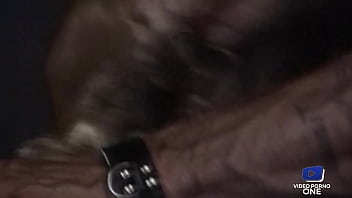 Claudine est une bonne salope qui aime &ecirc_tre observ&eacute_ quand elle baise