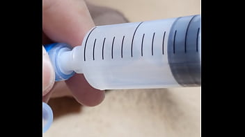 尿道バルーンカテーテルの除去。カテの先端にある一回り太くなったバルーン機構が、前立腺を通過した瞬間ゴリュゴリュッ！と擦られて強烈な快感が&hellip_