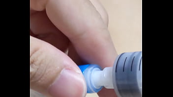 尿道バルーンカテーテルの除去。カテの先端にある一回り太くなったバルーン機構が、前立腺を通過した瞬間ゴリュゴリュッ！と擦られて強烈な快感が&hellip_