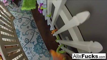 Surreal Swing solo with Alix Lynx in her daisy dukes