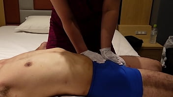 パンツの上から竿と金玉をビンタされ女性に支配される快感！