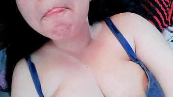 Solita con ganas de culiar (qui&eacute_n me quiere meter la verga )