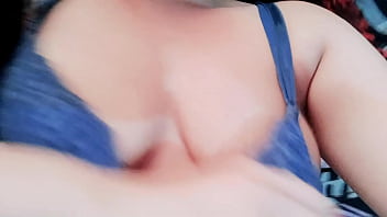 Solita con ganas de culiar (qui&eacute_n me quiere meter la verga )