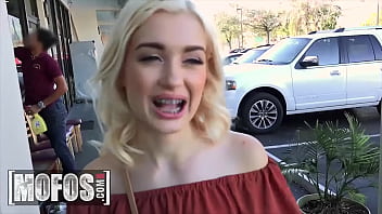 When Slim Hottie (Anastasia Knight) Sees Cash Shes Ready To Put Her Blowjob Lips On (Tony Rubinos) Dick - Mofos