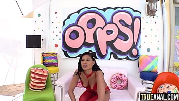 TRUE ANAL Sommer Love&#039_s first anal