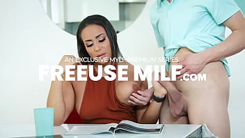 Huge Titted Milf Alura Jenson Gets Pounded For Harassing The Cashier