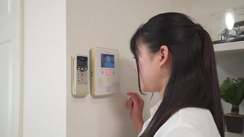 「ちょっと！早くしめて下さい！！」浴室の扉をあけたら入浴中の女の子に遭遇して無垢なカラダに勃起を抑えられず&hellip_