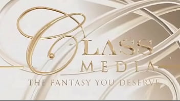 boobarella Busty Tiana Wolf follando a un viejo en el bosque