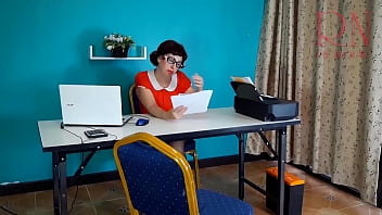 Secretary shows pussy The boss shoots a naked secretary on video