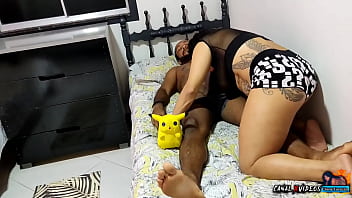 FUI PROUCURAR MEU PIKACHU ENCONTREI UMA PICA QUE TRANSBORDOU ESPERMA  E EU ENGOLI - MARCIO BAIANO OFFICIAL **COMPLETO NO RED**