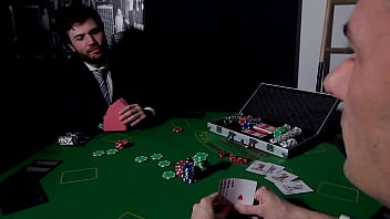 Bande annonce | Un gangster soumet un autre gangster pendant une partie de poker| Gaysight.com