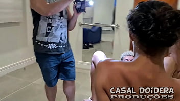 Bastidores da grava&ccedil_&atilde_o com a lesbica safada gostosa e namoradinha novinha na suruba com os amigos - Leo Ogro - Antonyvtt - Agatha Kent