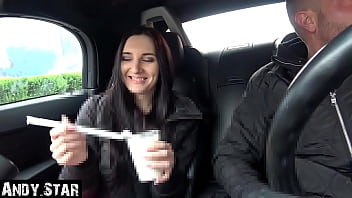 MCDRIVE SPERMA SCHLAMPE GEIL ABGEFICKT UND IN DEN MILCHSHAKE GESPRITZT