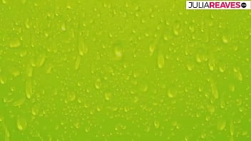 Turkish german teen Aliz get some squirting lesson with a huge cumshot