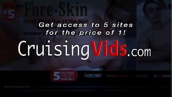 Toe licking bendy twink in fetish solo