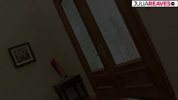 19 yo Cheerleader fucks in Daddy'_s bedroom