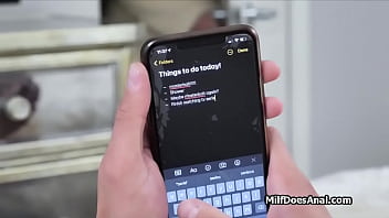 This milf loves anal quickie in the shower