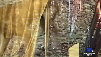 Chipy et Jade, deux belles brunettes accros &agrave_ la sodomie