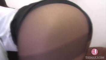 極デカ尻～着衣尻・生尻・またがり・包み込み～ 伊藤かえで イントロ【AGAV032】