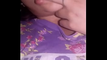 me caliento viendo los videos de mi vecina arrecha luego le ofrezco dinero por sexo con lustylatinasex