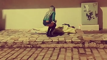 MORADOR DE RUA DOTADO COMEU O CUZINHO DA SAFADA NA CAL&Ccedil_ADA