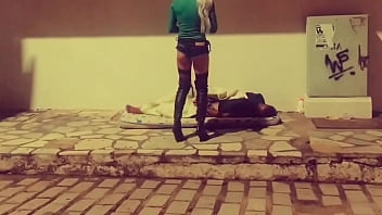 MORADOR DE RUA DOTADO COMEU O CUZINHO DA SAFADA NA CAL&Ccedil_ADA