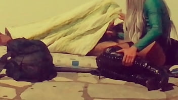 MORADOR DE RUA DOTADO COMEU O CUZINHO DA SAFADA NA CALÇ_ADA