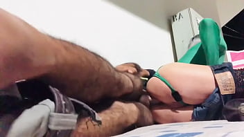 ORADOR DE RUA METENDO NO CUZINHO DA SAFADA NO MEIO DA RUA