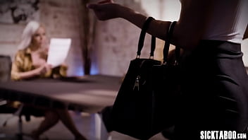 Hot boss with nice big tits Elle seduced by a sexy blonde lesbian teen Emma Hix