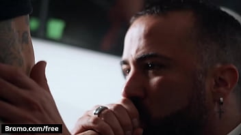 Alt Inked (Bo Sinn) makes corporate bear his lil bottem in the parking lot - Bromo