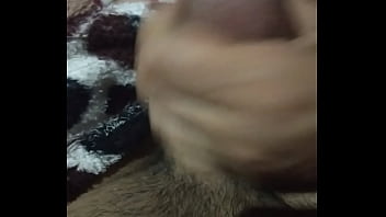 Punheta da esposa olhando bbb21