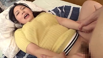 ハレンチすぎる着衣爆乳！デカ乳にも関らずピチピチのニットでパイオツをゆっさゆさ揺らして街を歩くKカップ素人みさきサン AV応募出演　男なら誰もが目をやってしまうほどに目立っているが、彼女は無頓着な様子で、天然でおしとやかな女の子だった&hellip_。　Full&rarr_https://bit.ly/3eB5xcK