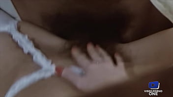 Dominique Saint Claire, milf BCBG, aime se fait d&eacute_foncer le cul