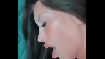 Fue a darse su vacuna y se la dieron con la jeringa de carne