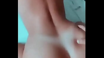 Fue a darse su vacuna y se la dieron con la jeringa de carne