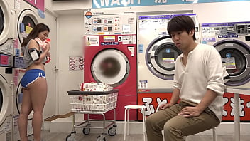 https://bit.ly/3Ck9Ymj コインランドリーで薄着の美女と2人きり。油断してる女のチラリズムに我慢できなくなった僕は&hellip_パート3
